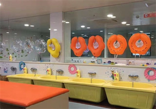 七彩泡泡婴童馆